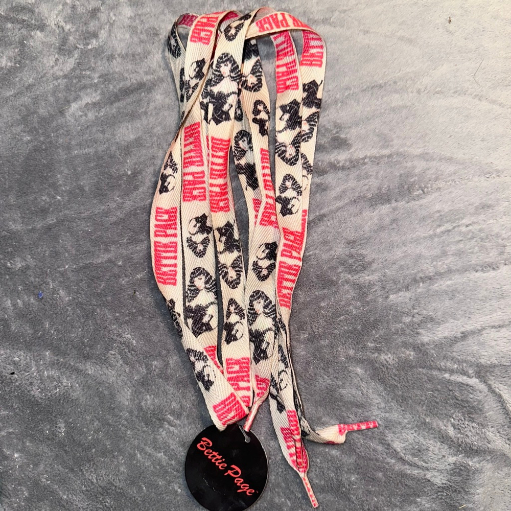 NOS 2006 Hot Topic Bettie Page Wide Shoe/Boot Laces 44” Long